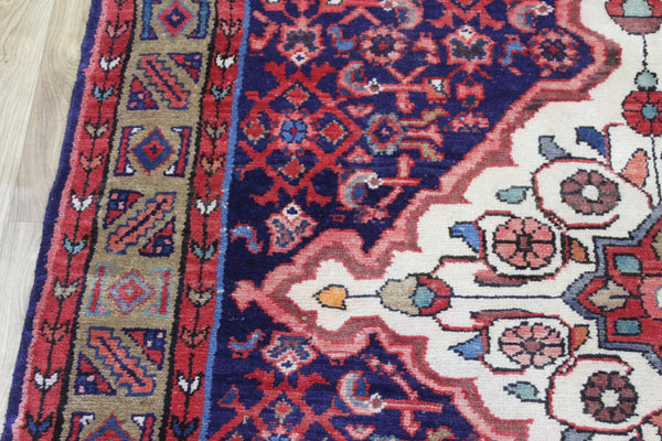 Persian Hamedan Long Rug 303 × 150 cm – Hand-Knotted Wool Tribal Carpet