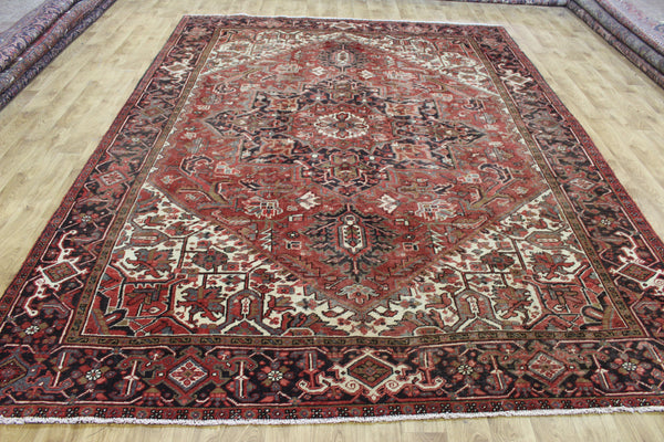 Antique Persian Heriz Carpet 345 × 250 cm – 1930s Hand-Knotted Wool Rug