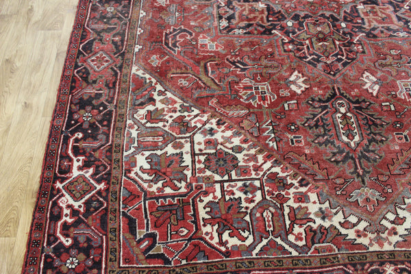 Antique Persian Heriz Carpet 345 × 250 cm – 1930s Hand-Knotted Wool Rug