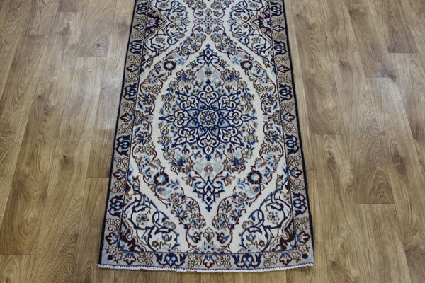 Persian Nain Wool &amp; Silk Runner 287 × 60 cm – Hand-Knotted Hallway Rug