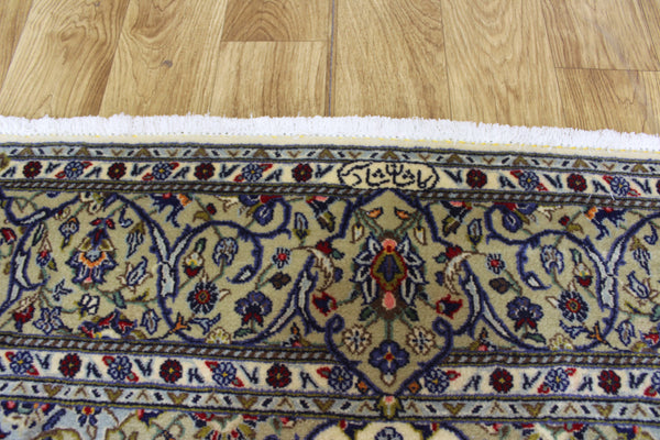 A VERY FINE HANDMADE KASHAN RUG SIGNED BY THE MAKER 220 X 143 CM