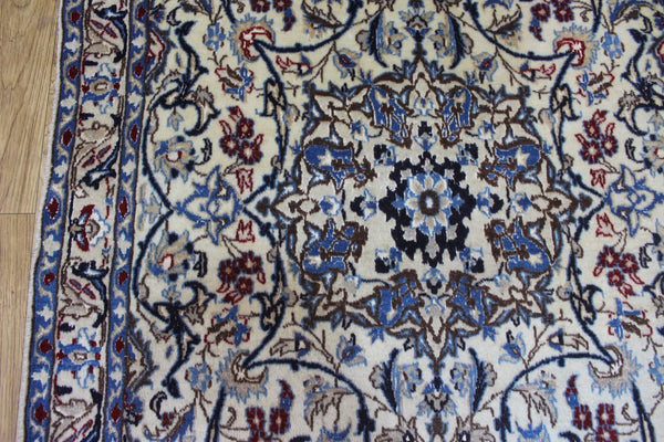 Fine Persian Nain Rug Silk & Wool 135 X 89 cm
