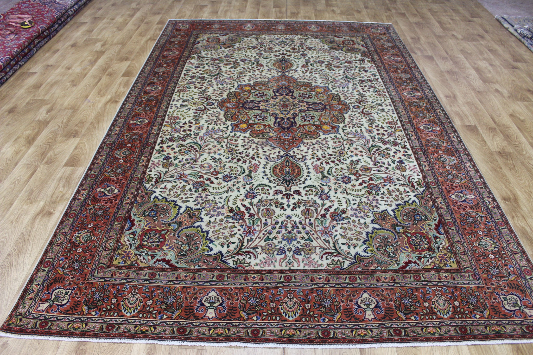 FINE PERSIAN TABRIZ CARPET EXCELLENT FLORAL DESIGN AND SUPERB COLURS 310 X 200 CM