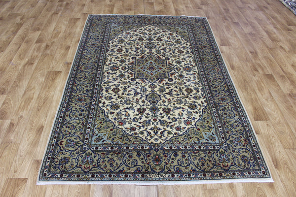 PERSIAN KASHAN RUG SIGNED BY THE MAKER 213 X 140 CM