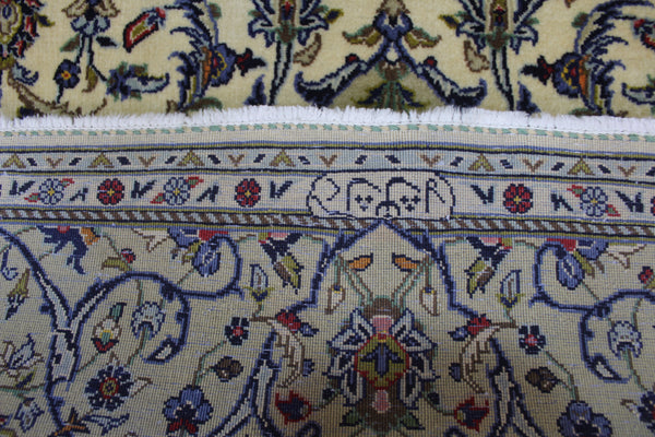 PERSIAN KASHAN RUG SIGNED BY THE MAKER 213 X 140 CM