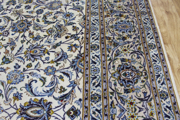 SIGNED HANDMADE PERSIAN KASHAN CARPET WITH GREAT FLORAL DESIGN 390 X 300 CM