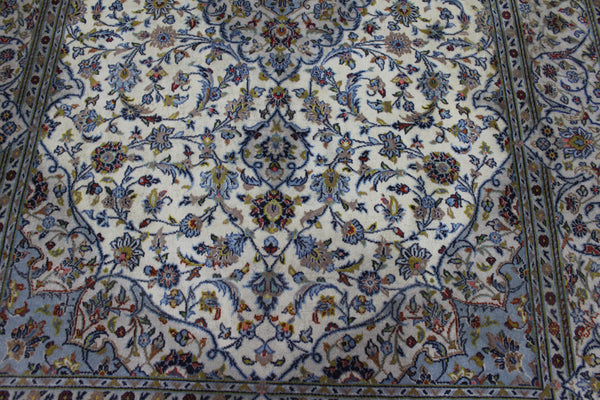 SIGNED PERSIAN KASHAN RUG WITH FINE KORK WOOL 217 X 140 CM