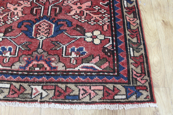 Antique Persian Heriz runner of traditional floral design 278 x 92 cm