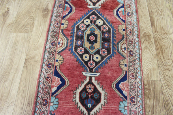 VINTAGE PERSIAN TABRIZ WOOL RUNNER 130 X 47