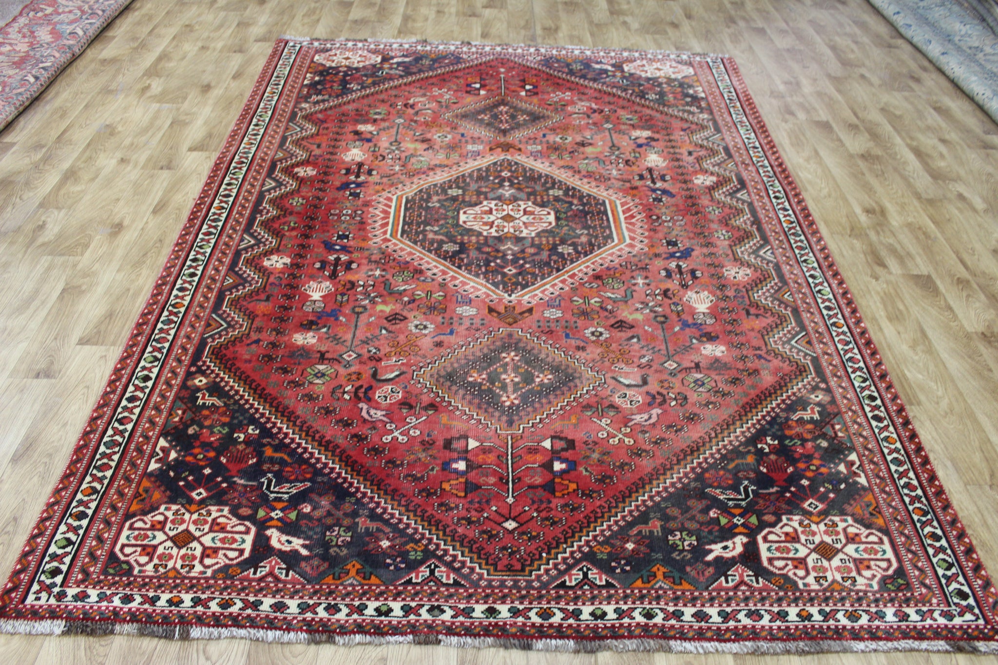 ANTIQUE QASHQAI WOOL RUG 283 x 200 CM