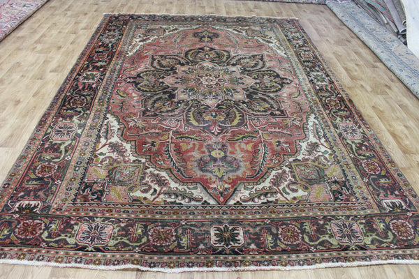 Antique Persian Heriz carpet, Circa 1900