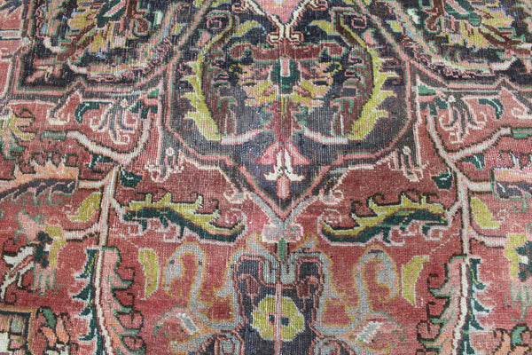 Antique Persian Heriz carpet, Circa 1900