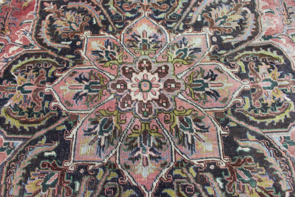 Antique Persian Heriz carpet, Circa 1900