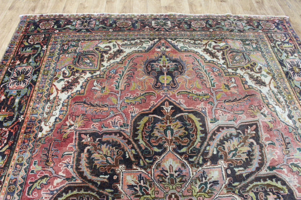 Antique Persian Heriz carpet, Circa 1900