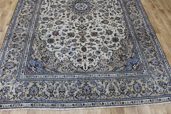 FINE PERSIAN KASHAN CARPET 305 X 205 CM