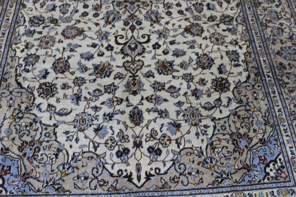 FINE PERSIAN KASHAN CARPET 305 X 205 CM