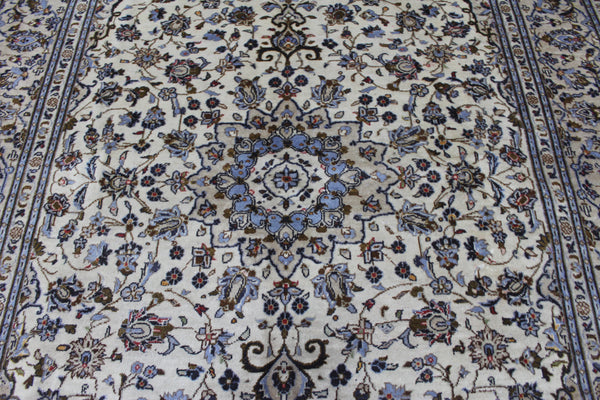 FINE PERSIAN KASHAN CARPET 305 X 205 CM