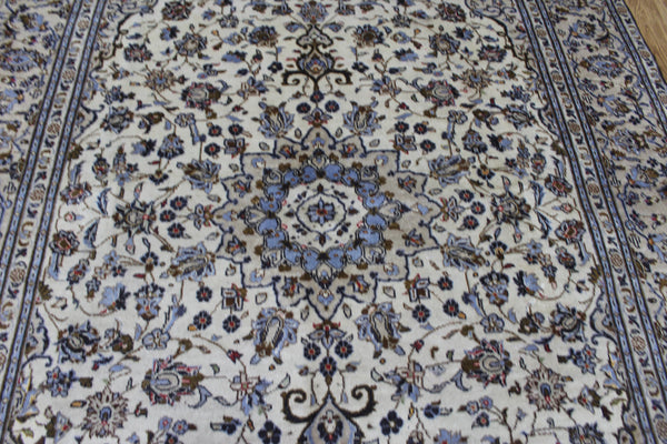 FINE PERSIAN KASHAN CARPET 305 X 205 CM