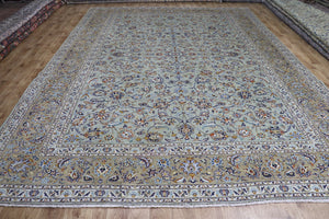 Signed Persian Kashan Carpet Excellent Drawing and Superb Colours 415 x 300 cm