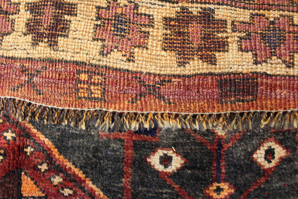 Vintage Persian Shiraz rug 295 x 165 cm