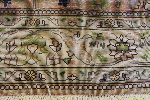 Antique Persian Tabriz rug Birds and animals design 170 x 135 cm