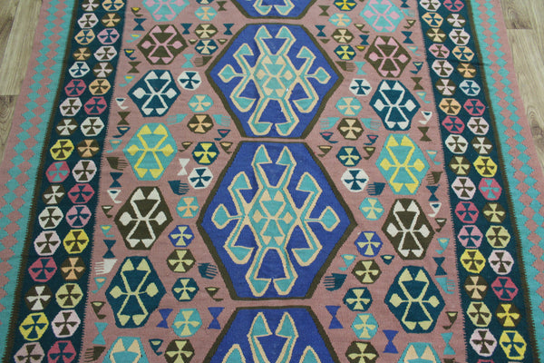 A Beautiful Handmade Persian Kilim 240 x 136 cm