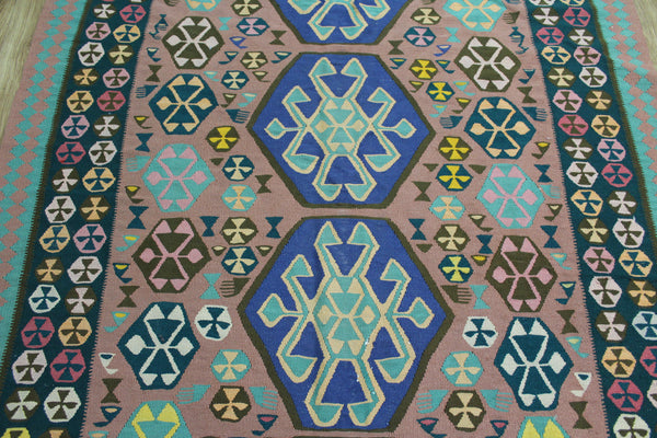 A Beautiful Handmade Persian Kilim 240 x 136 cm