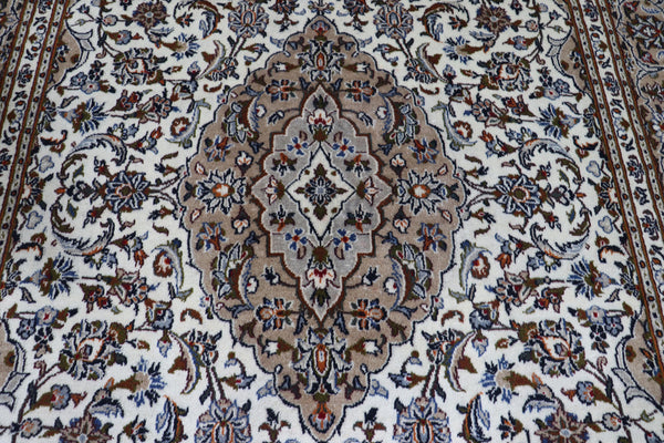 FINE HANDMADE PERSIAN MASHAD CARPET 292 X 200 CM