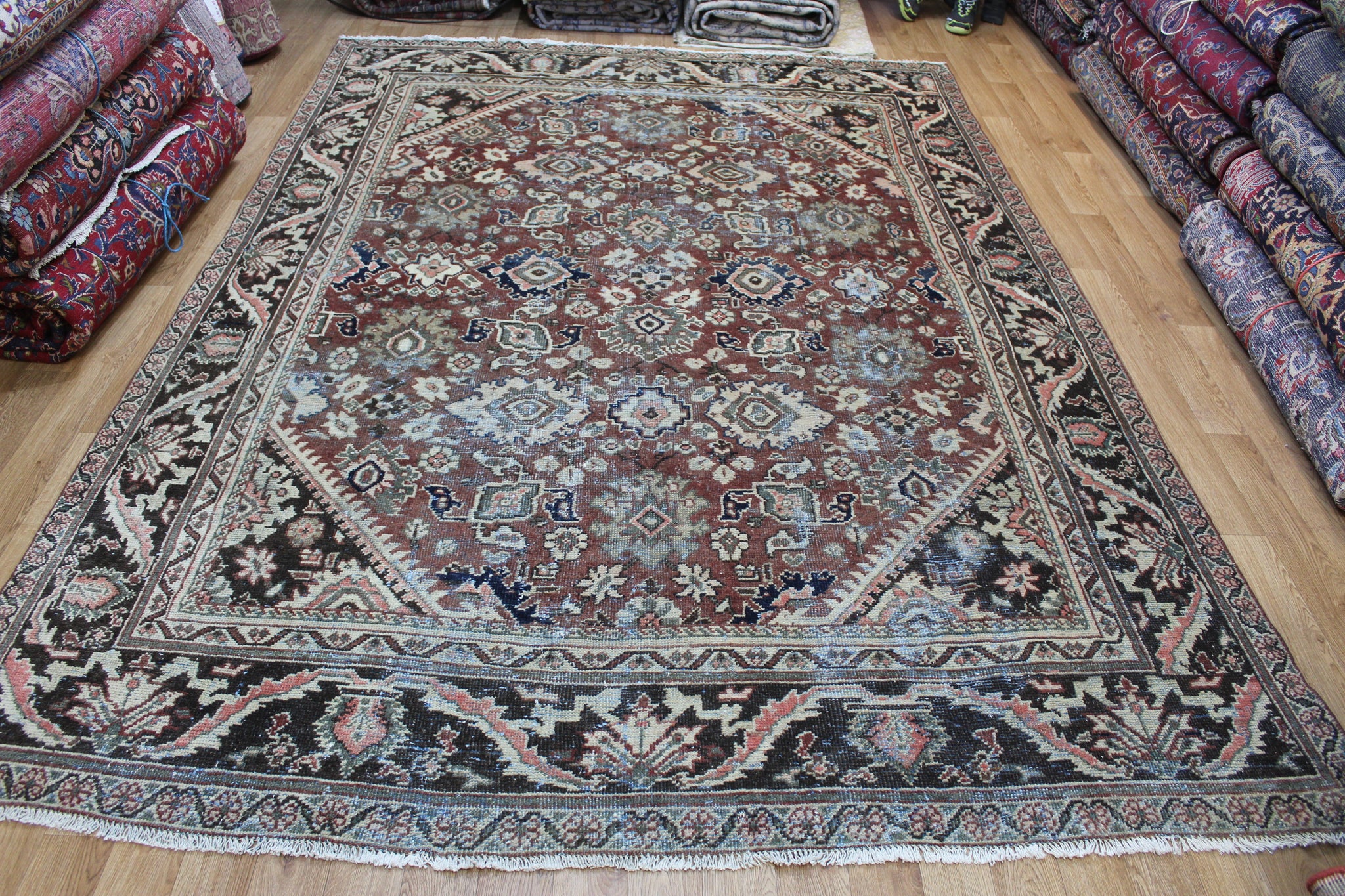 ANTIQUE PERSIAN MAHAL RUG, CIRCA 1880,