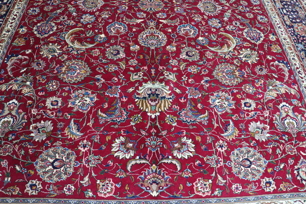 AN OUTSTANDING PERSIAN TABRIZ CARPET GREAT CONDITION 390 X 290 CM