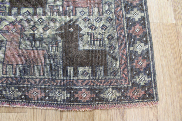 ANTIQUE PRSIAN BALUCH RUG, ANIMAL DESIGN 138 X 80 CM