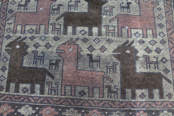 ANTIQUE PRSIAN BALUCH RUG, ANIMAL DESIGN 138 X 80 CM