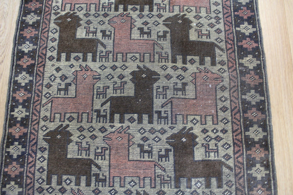 ANTIQUE PRSIAN BALUCH RUG, ANIMAL DESIGN 138 X 80 CM