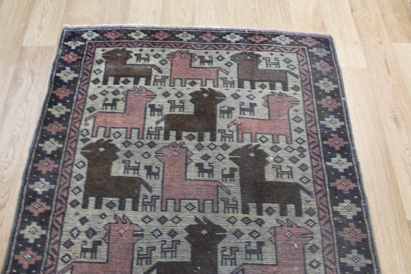 ANTIQUE PRSIAN BALUCH RUG, ANIMAL DESIGN 138 X 80 CM