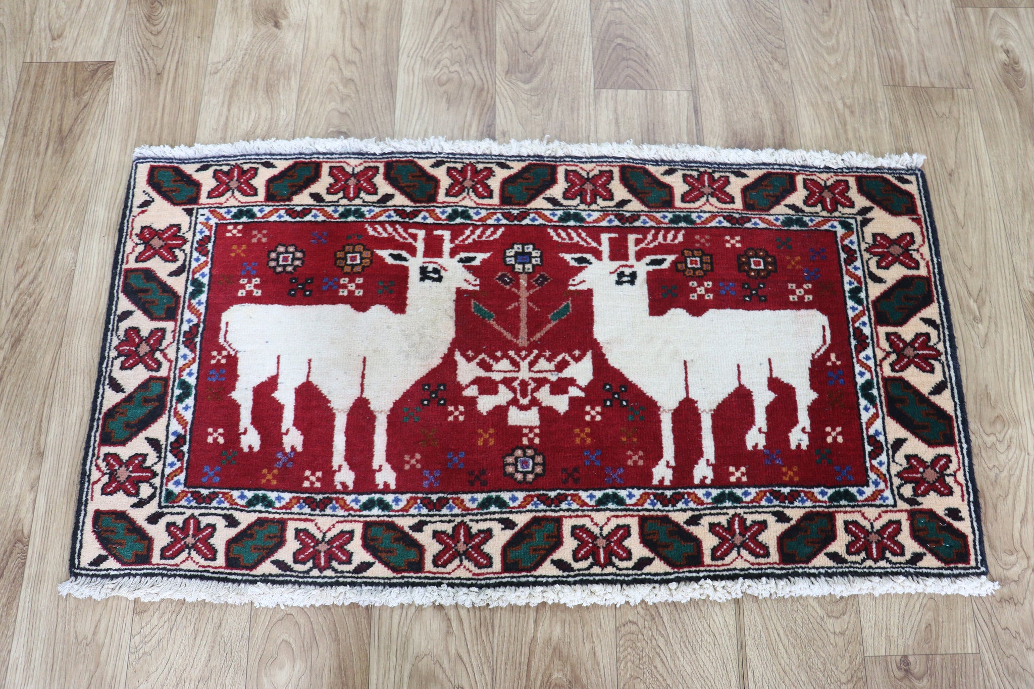 FINE HANDMADE PERSIAN YALAMEH RUG WITH WELL DRAWN ANTLERS DESIGN 98 X 48 CM