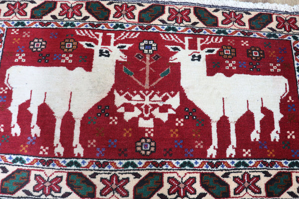 FINE HANDMADE PERSIAN YALAMEH RUG WITH WELL DRAWN ANTLERS DESIGN 98 X 48 CM