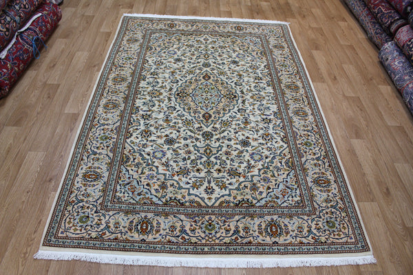 EXCEPTIONALLY FINE PERSIAN KASHAN RUG WITH FINE WEAVE AND KURK WOOL 211 x 146 CM