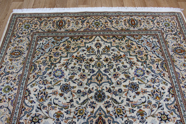 EXCEPTIONALLY FINE PERSIAN KASHAN RUG WITH FINE WEAVE AND KURK WOOL 211 x 146 CM