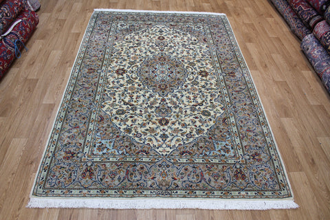 EXCEPTIONALLY FINE PERSIAN KASHAN RUG SIGNED BY THE MAKER 220 x 147 CM