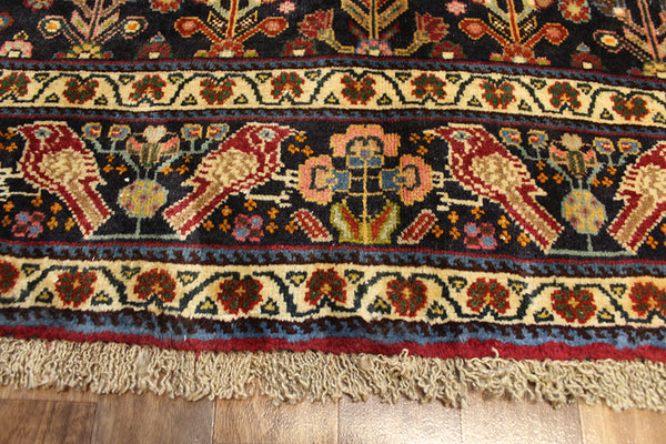 Outstanding Persian Shiraz Qashqai rug 295 x 205 cm