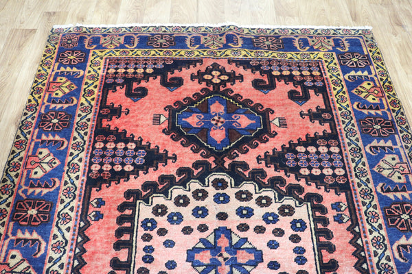 VINTAGE HANDMADE PERSIAN VISS CARPET IN GREAT CONDITION 205 x 152 CM