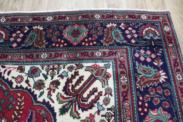 Handmade Persian Tabriz Carpet 305 x 205 cm