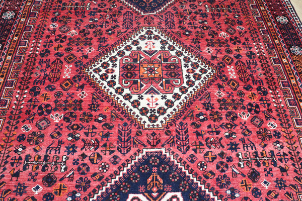 ANTIQUE PERSIAN SHIRAZ QASHQAI RUG OF TRIPLE MEDALLION DESIGN 288 X 210 CM