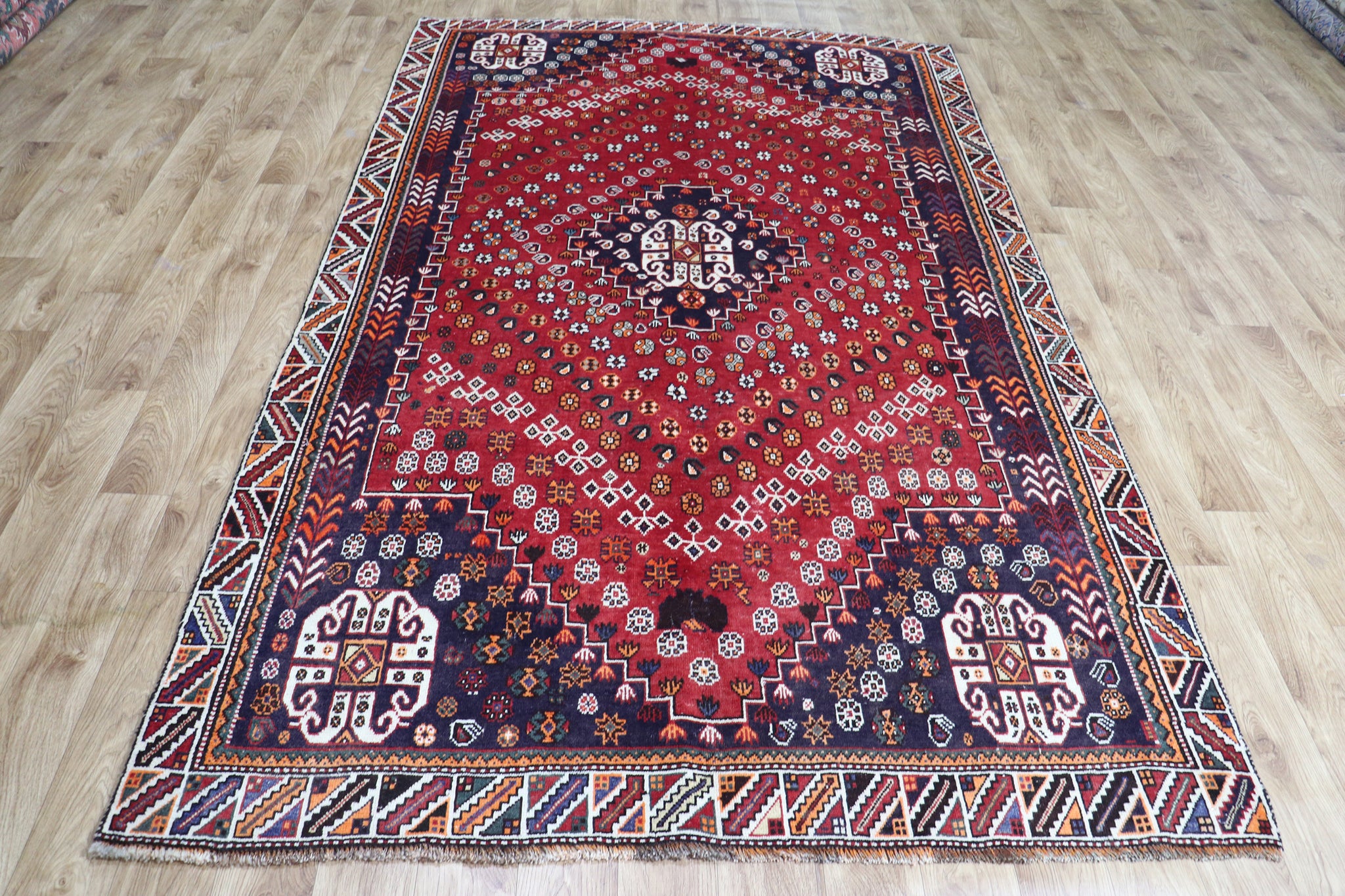 VINTAGE PERSIAN SHIRAZ QASHQAI RUG 260 x 156 CM