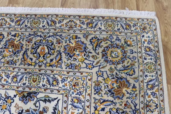 Fine Persian Kashan Carpet Excellent Drawing and Superb Colours 410 x 290 cm