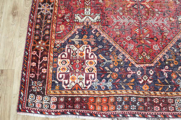 ANTIQUE PERSIAN SHIRAZ QASHQAI RUG OF SINGLE MEDALLION DESIGN 200 x 130 CM