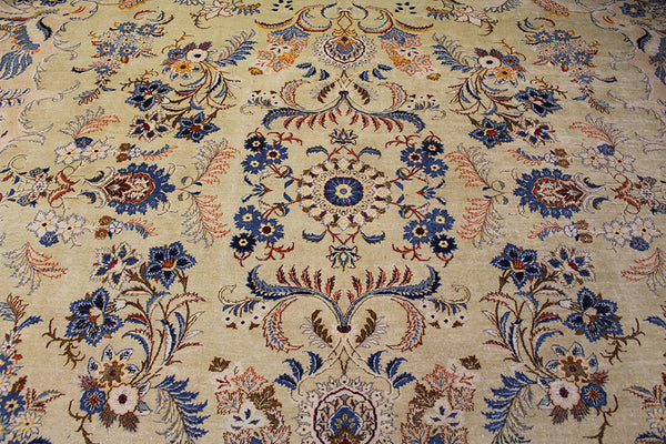 Breathtaking Persian kashan carpet 435 x 300 cm