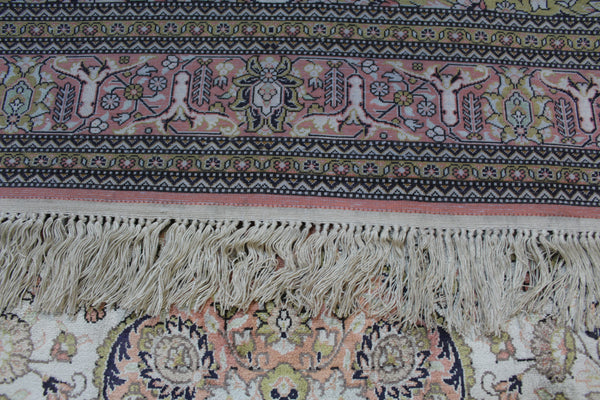 FINE HANDMADE PERSIAN QUM SILK RUG 150 X 100 CM