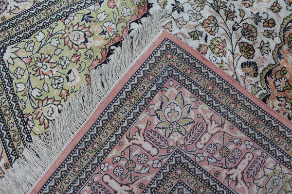 FINE HANDMADE PERSIAN QUM SILK RUG 150 X 100 CM
