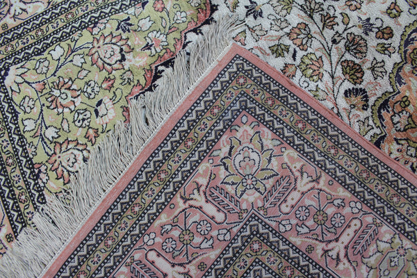 FINE HANDMADE PERSIAN QUM SILK RUG 150 X 100 CM